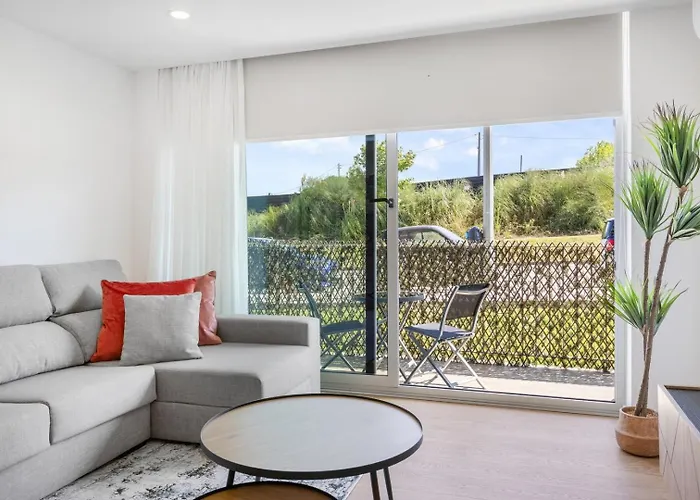 Sunny | Balcony & Pool Daire