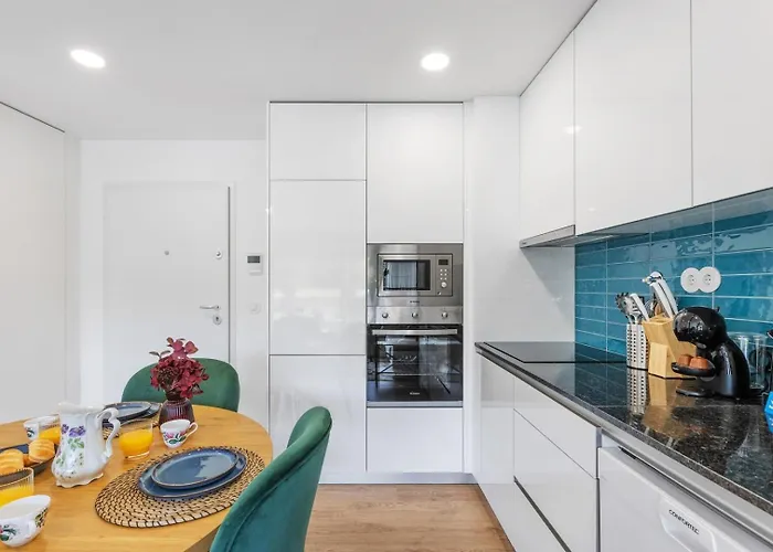 Sunny | Balcony & Pool Daire